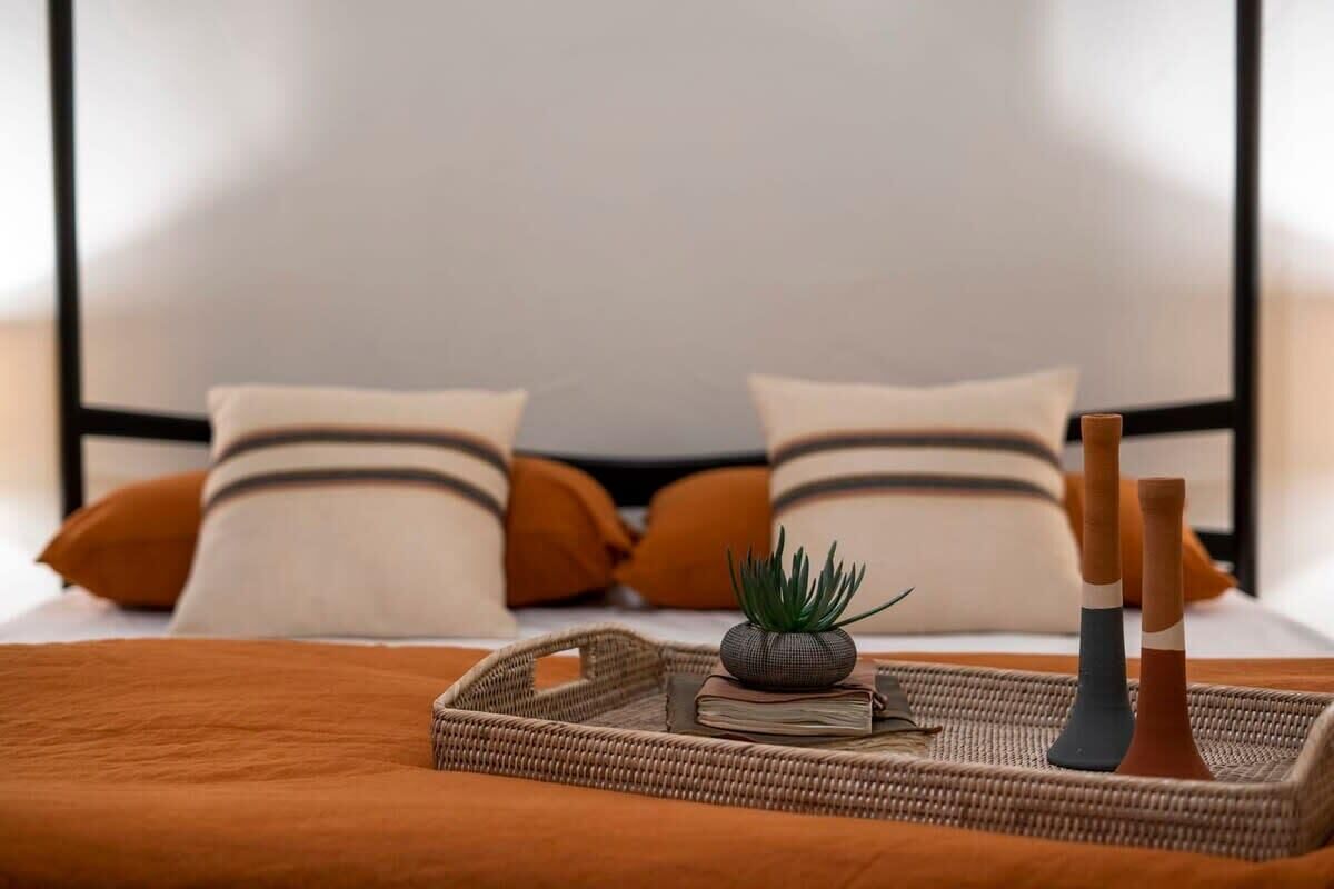 1 habitación, tabla de planchar con plancha, wifi y ropa de cama 
