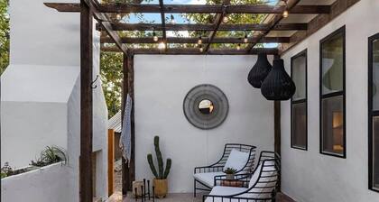 Coco Casita, Private Hot Tub, Secluded!