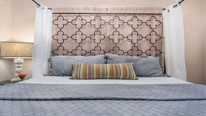 1 bedroom, iron/ironing board, WiFi, bed sheets - Denim & Diamonds, private hot tub, walk to Main St (Fredericksburg)