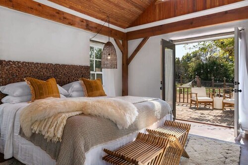 Falling Star, Hot tub, Pet Friendly, Secluded!