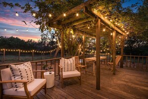 Unclassified image, 4 of 21, button