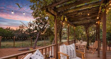 Falling Star, Hot tub, Pet Friendly, Secluded!