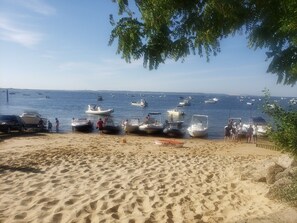 Una playa cerca