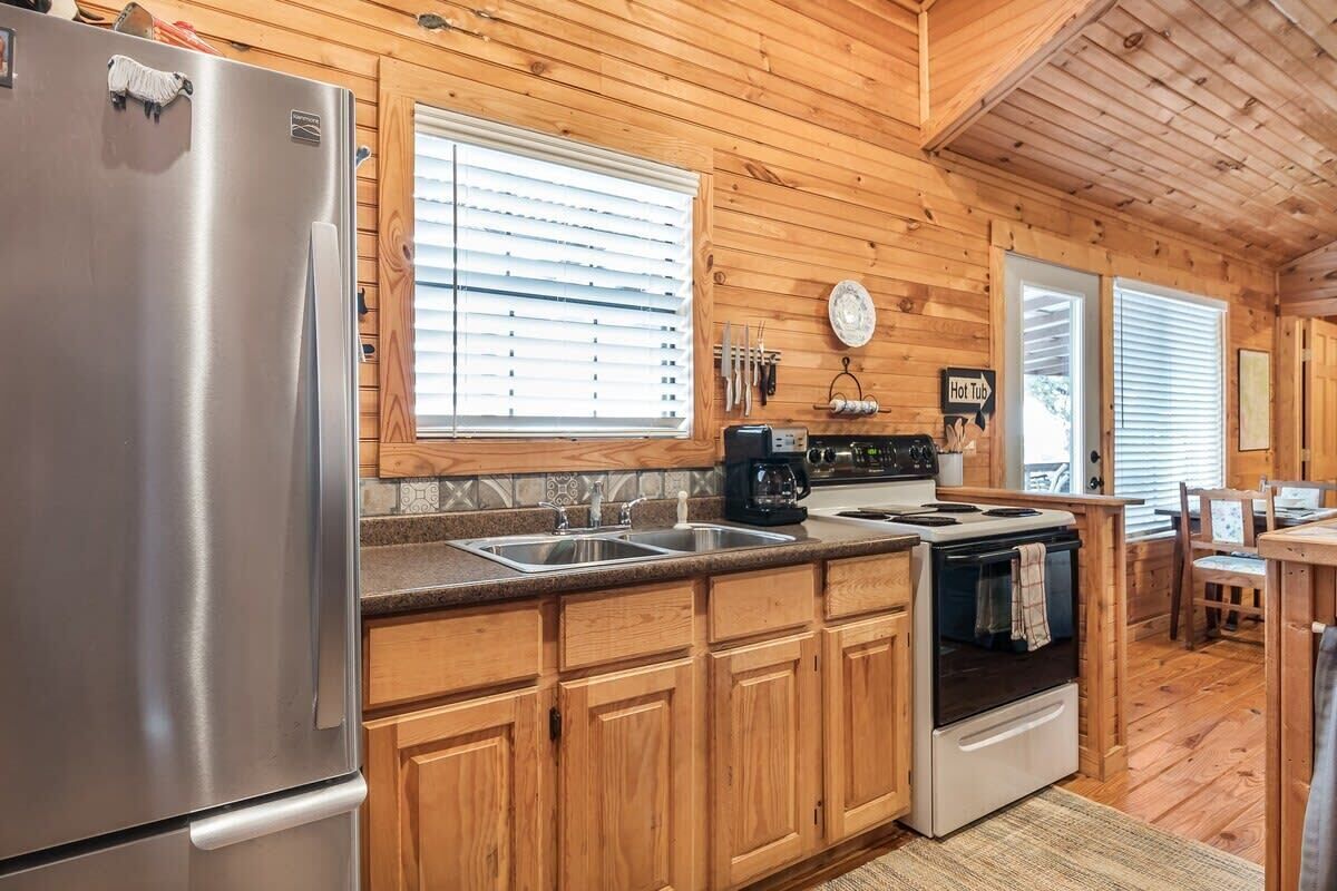 冰箱、微波炉、烤箱、炉灶