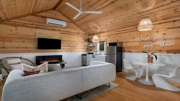 TV, fireplace, offices