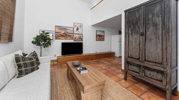 Televisión, oficina