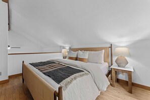 1 slaapkamer, een strijkplank/strijkijzer, wifi, beddengoed