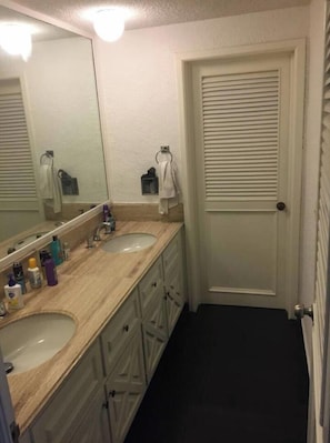 Shower - BEAUTIFUL HOUSE IN ACAPULCO GOLF CLUB (Acapulco de Juárez)