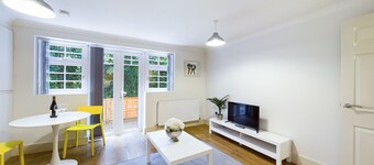 Lovely 1-bed Redhill town centre serviced apartment