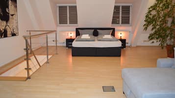 2 habitaciones, escritorio, tabla de planchar con plancha y wifi