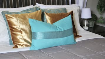 5 chambres, lit parapluie, Wi-Fi gratuit, draps fournis