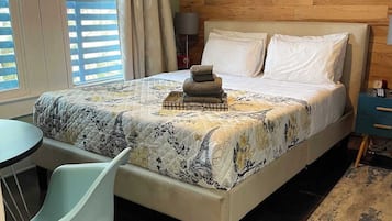 Desk, iron/ironing board, free WiFi, bed sheets