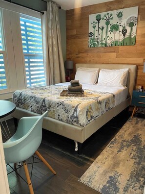 Desk, iron/ironing board, free WiFi, bed sheets - Walking distance to Attractions and Close to Historic Downtown Saint Augustine (St. Augustine)