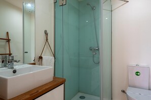 House | 1 bedroom, iron/ironing board, WiFi