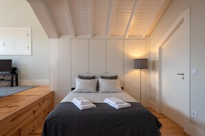 1 bedroom, iron/ironing board