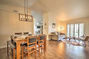 Smart TV, DVD player, books - Ultimate Family-Friendly Oasis w/ Salt Pool & Misting System for Summer! #212048 (La Quinta)