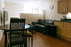 Appartement, plusieurs lits | Restauration