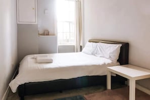 Basic Apartment, Multiple Beds