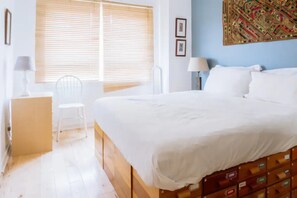 Departamento básico, varias camas | 3 habitaciones y espacio para trabajar con laptop 