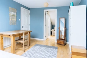 Basic Apartment, Multiple Beds | Interior