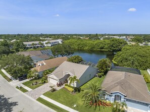 Exterior - ⚓Blue Heron House! Cozy home w/heated pool and pool toys! Water view out back!⚓🌅 (Bradenton)