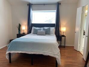 3 bedrooms, desk, iron/ironing board, travel crib