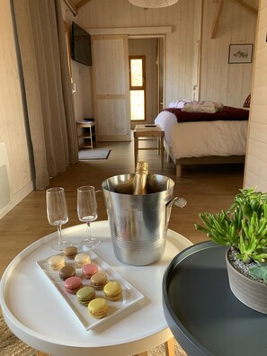 1 bedroom, free WiFi, bed sheets