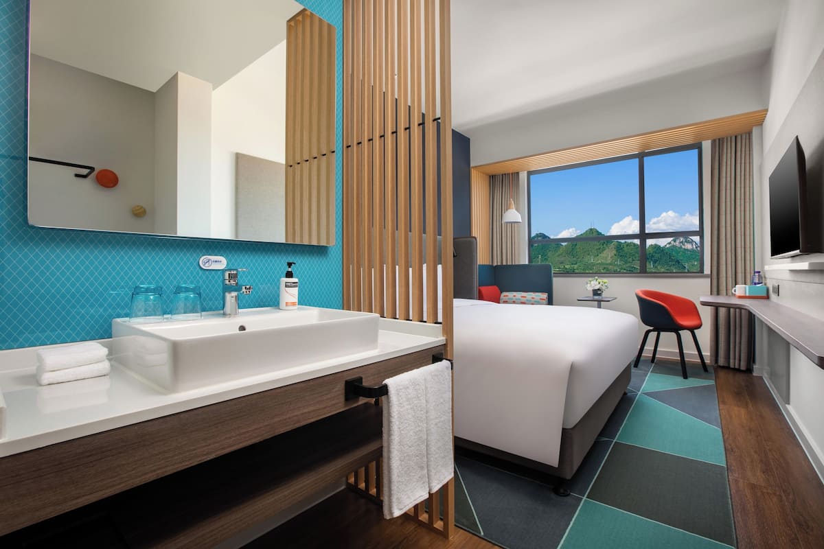 Chambre Standard, 1 trÚs grand lit, non-fumeurs | Literie de qualité supérieure, couette en duvet d'oie