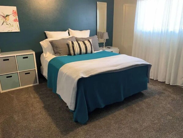 2 عدّة غرف نوم ومكتب ومكواة/لوح كي وواي فاي مجانًا