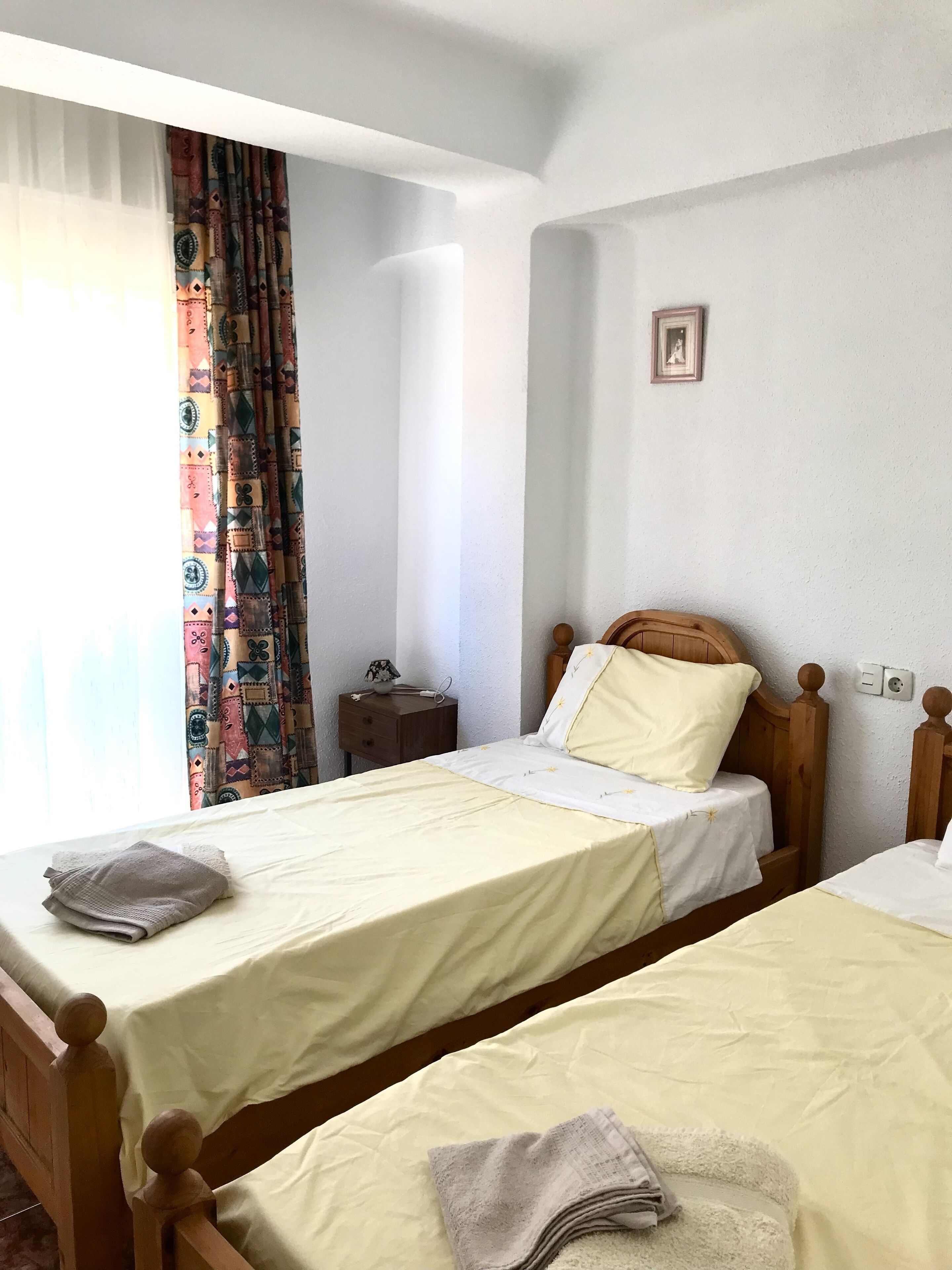 3 chambres, fer et planche à repasser, draps fournis