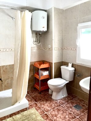 Dusche, Handtücher, Toilettenpapier