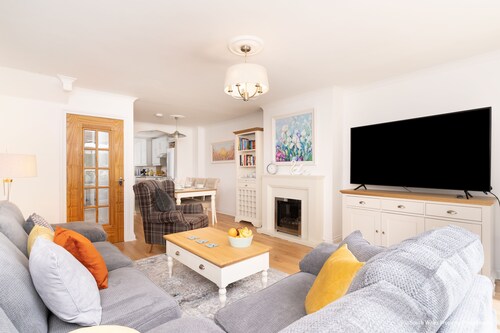 Child friendly house with private parking near the Mumbles seafront.