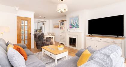 Child friendly house with private parking near the Mumbles seafront.