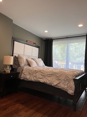 Room - Remodeled Historical Rowhome in Seton Hill (Baltimore)