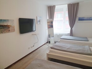 3 bedrooms, iron/ironing board, travel cot, free WiFi