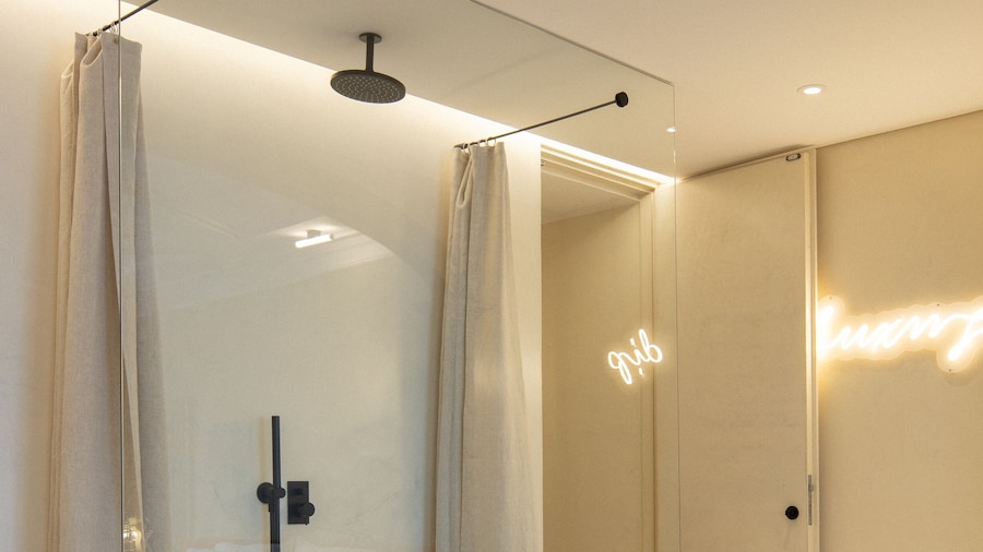 Almadina Smart Luxury