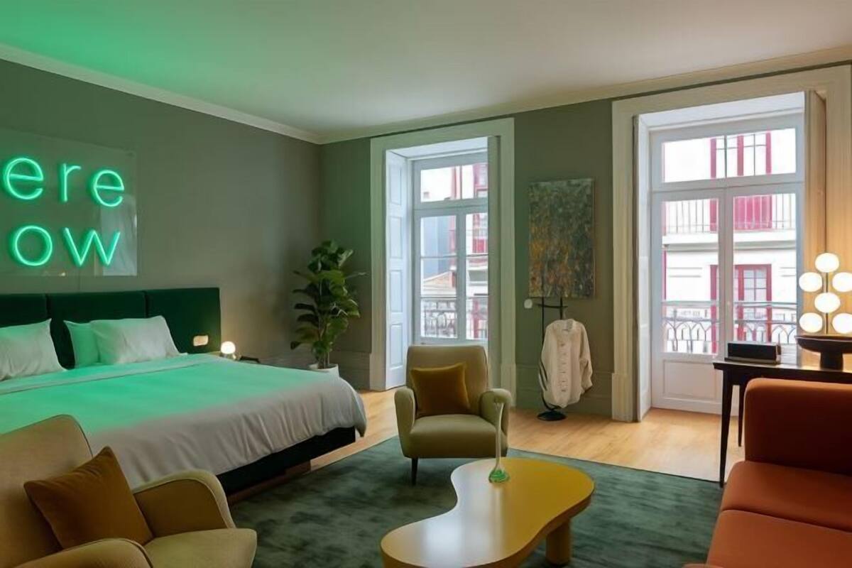 In-room safe, desk, blackout drapes, soundproofing