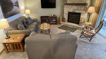 Smart-tv en een open haard