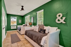 4 bedrooms, iron/ironing board, free WiFi, bed sheets