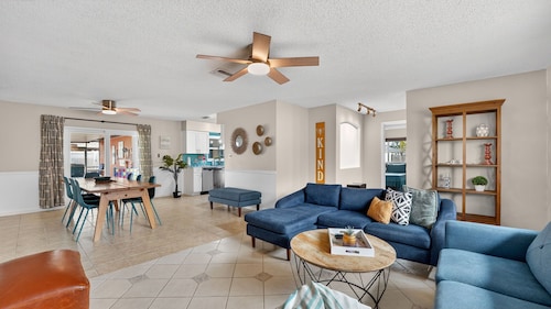 Bayberry Breeze - 3B/2B Pet Friendly Private Pool