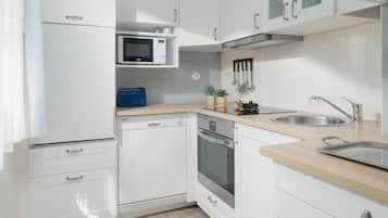 Fridge, microwave, oven, dishwasher