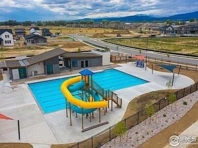 Modern Comforts: 3-Bedroom Townhome w/ 2 kid friendly community pools 
