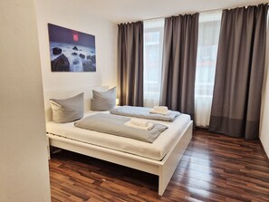 4 bedrooms, iron/ironing board, free WiFi, bed sheets