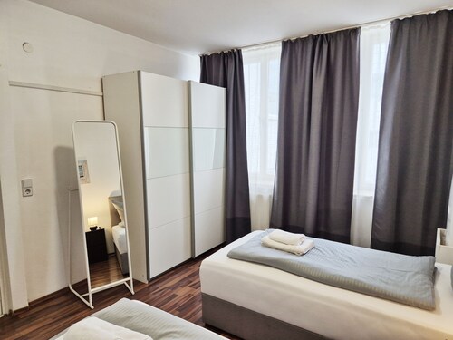 City Center Stays /// Deluxe Apartment