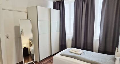 City Center Stays /// Deluxe Apartment