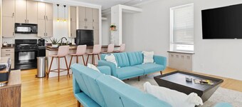 HUGE 2 bedroom unit on Main Street