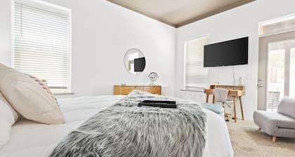 HUGE 2 bedroom unit on Main Street