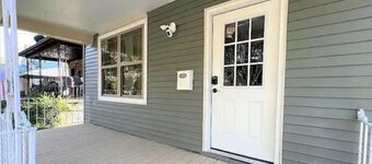 Lovely 3 bedroom rental unit. Comfy new furniture.