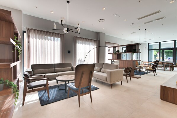 32-inch flat-screen TV with cable channels