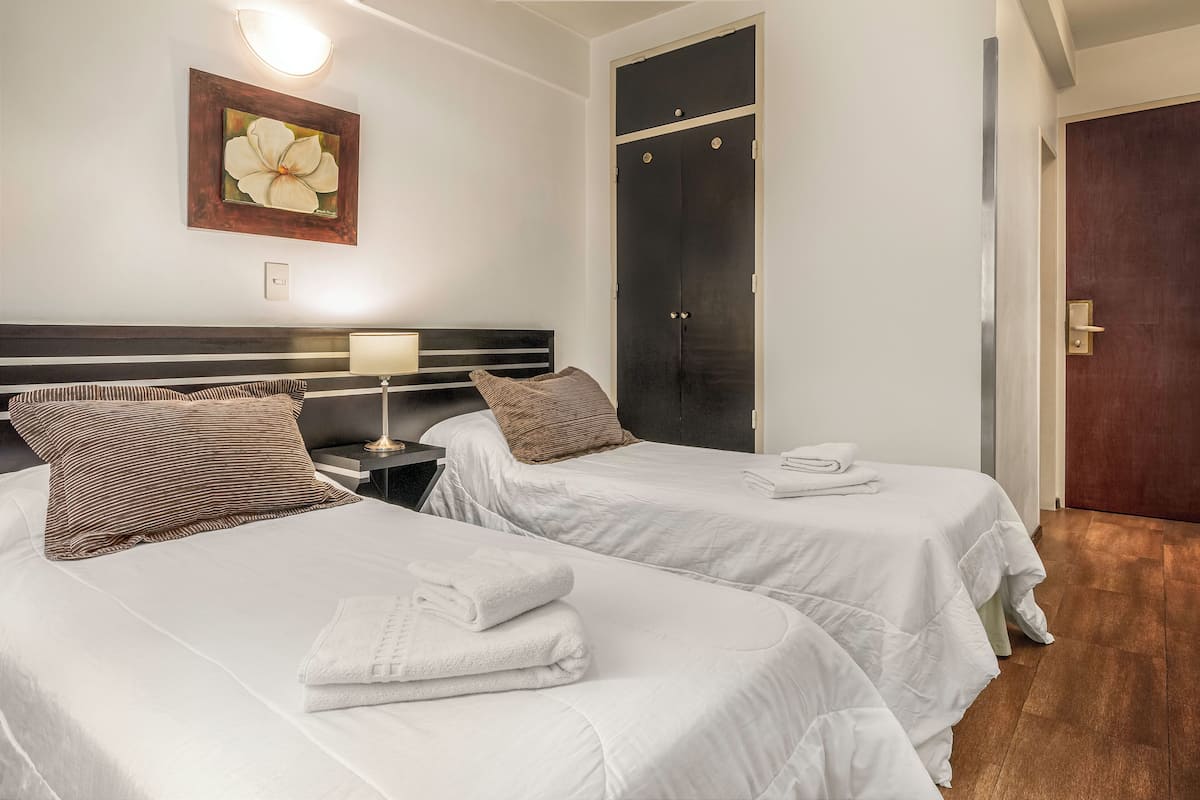 2 slaapkamers, een bureau, gratis wifi, beddengoed